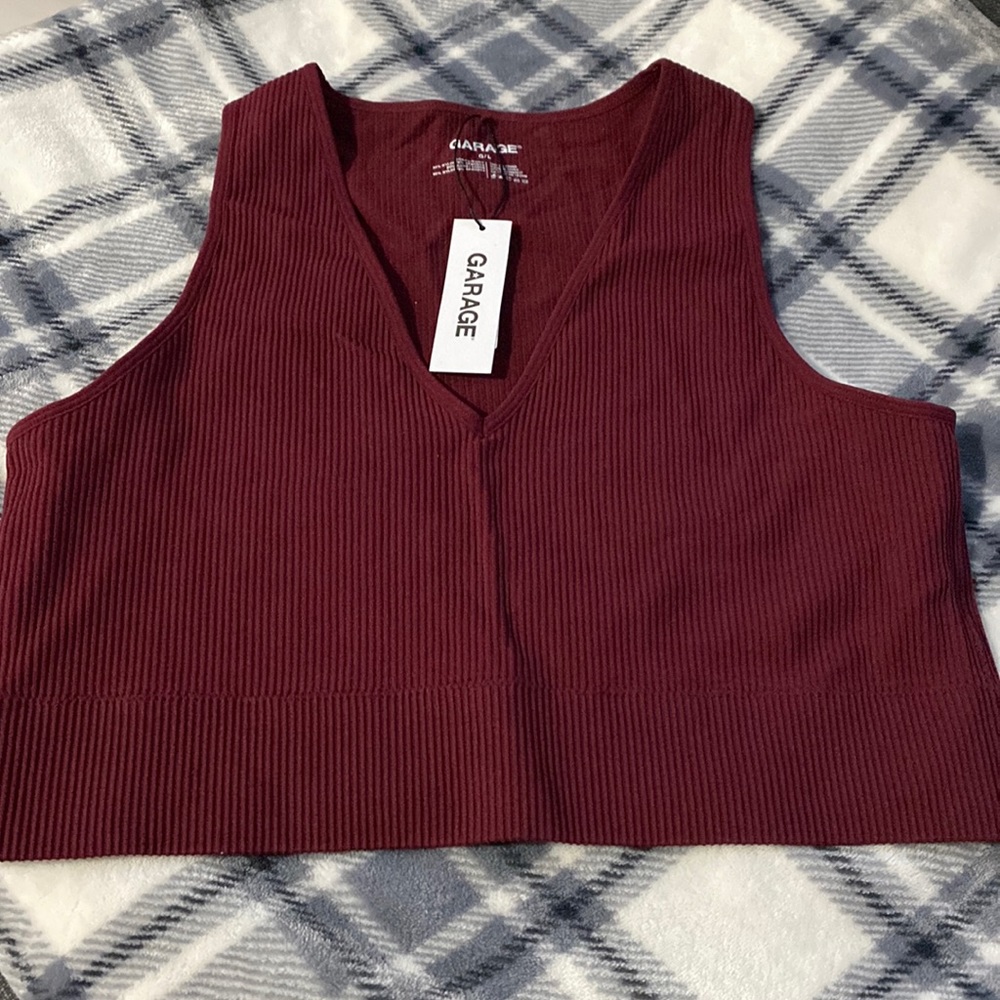 burgundy ribbed v neck crop top never worn
